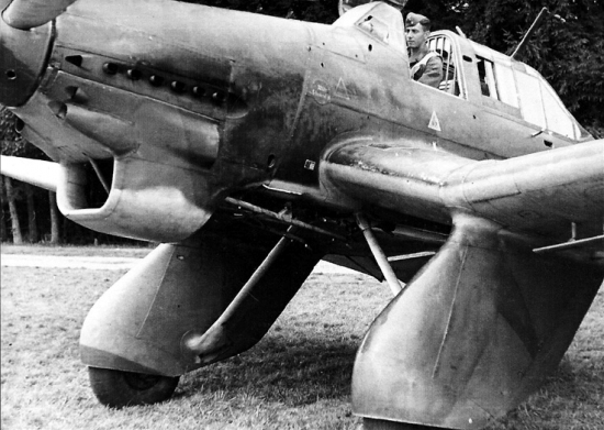 junkers-ju-87-wilhelm-stuka-dive-bomber-01.png